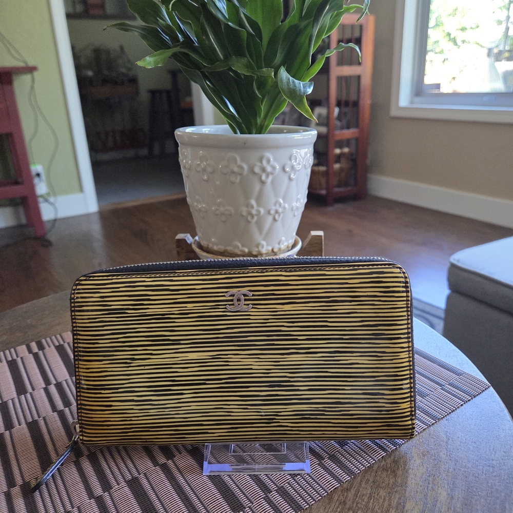 Authentic CHANEL Patent Leather Yellow Black Striped Zip Wallet